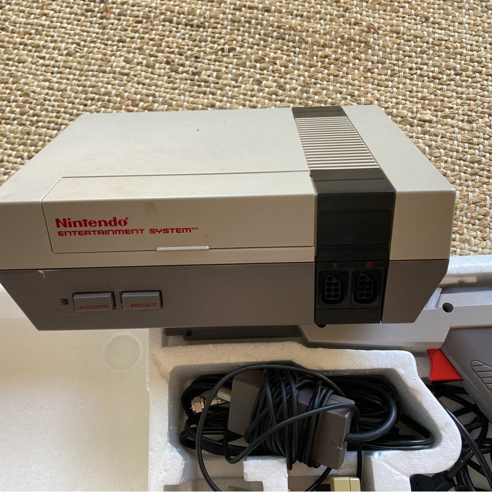 Vintage Nintendo NES Action Set with Games - Picture 5 of 11